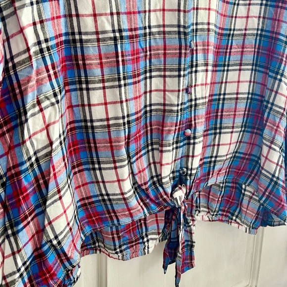 LANE BRYANT Tie-Front Top - Picture 12 of 12